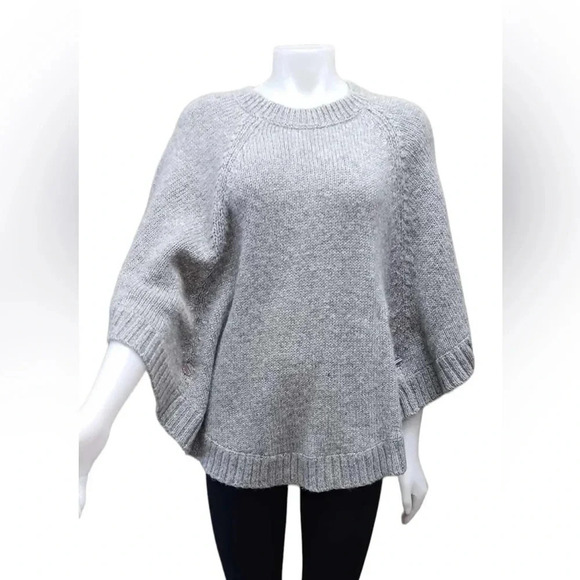 Michael Kors Wool Blend Grey Shimmery Poncho Size Large - Picture 1 of 12